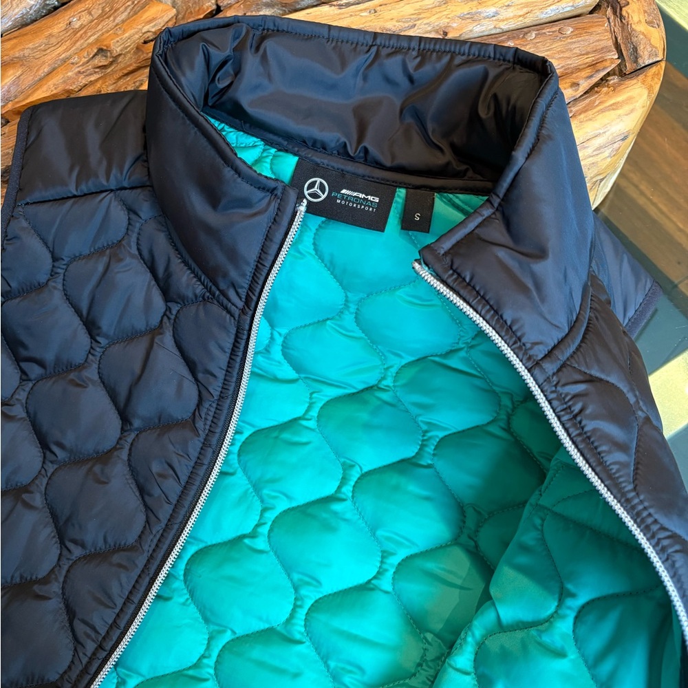 NEW Official Petronas F1 Team Men's Lightweight Padded Vest.